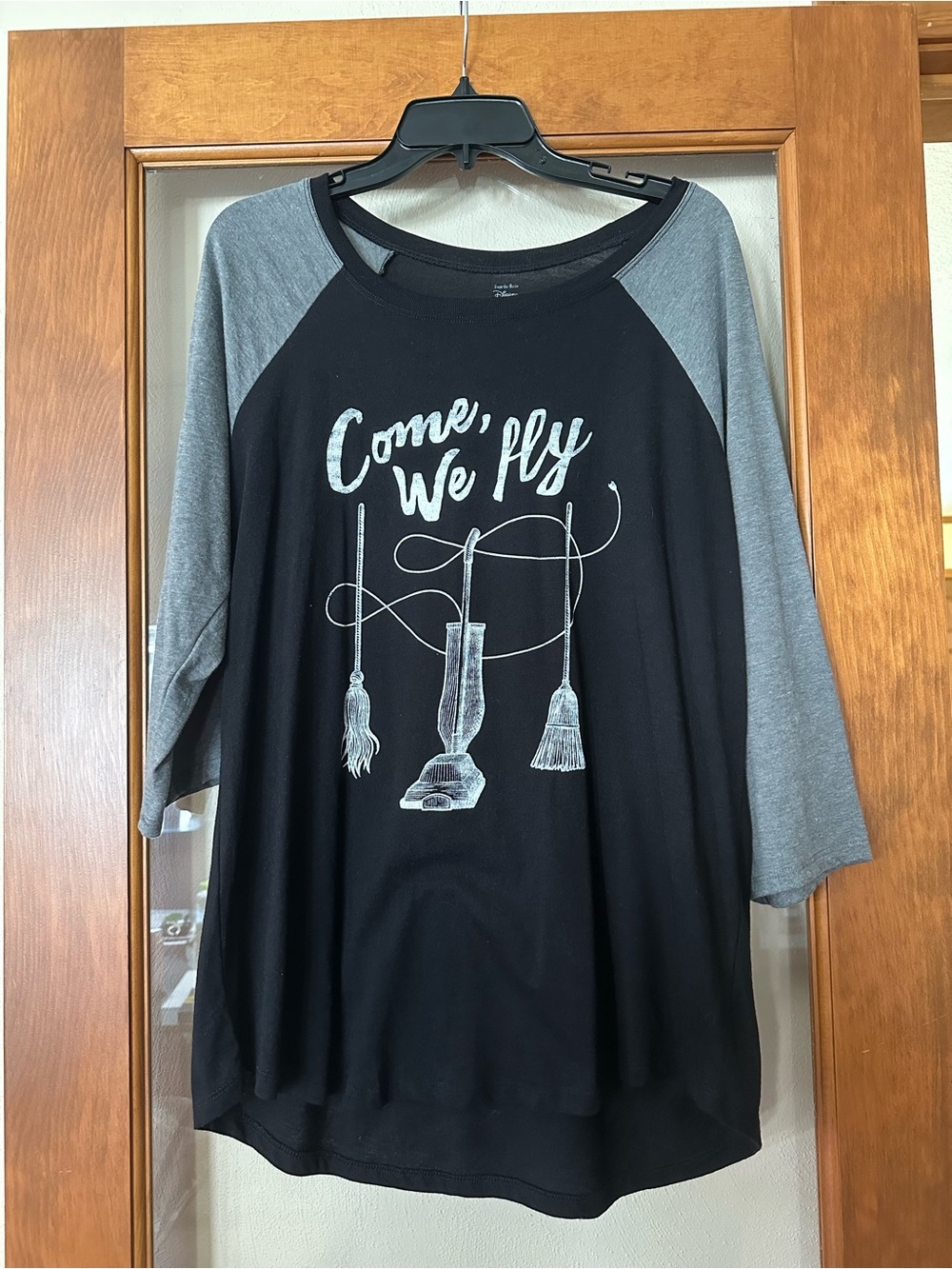 Disney/torrid Hocus Pocus Black Tee with White Print